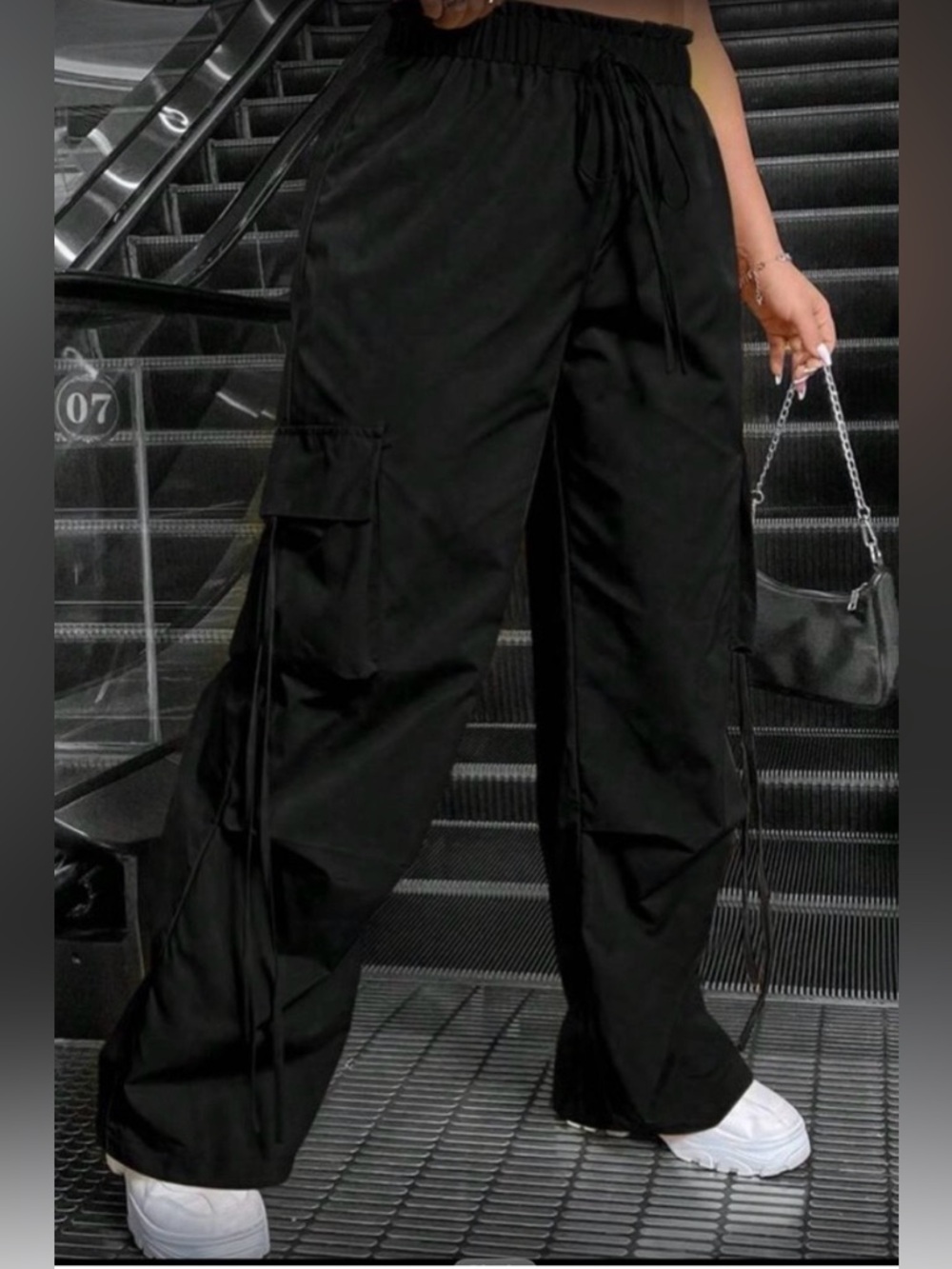 Athleta Paradise Straight Leg Cargo Pants in Black NWT - Picture 3 of 9